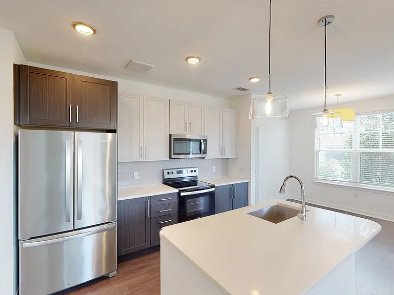 Essex Luxe Apartments — Photo 102