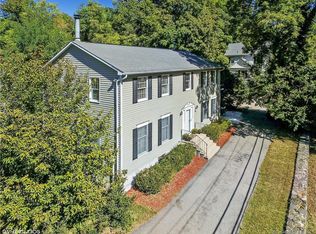 42 Ritch Ave W, Greenwich, CT 06830