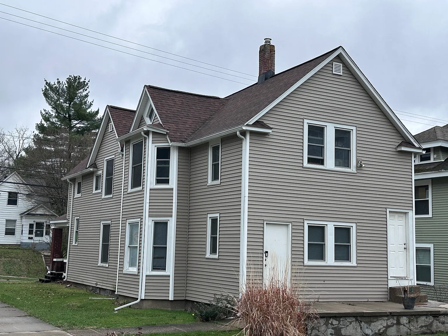729 College Ave NE — Photo 4