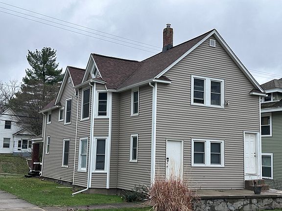 4th image of 729 College Ave NE #2