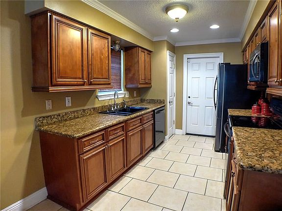 4th image of 2917 Sherwood Dr