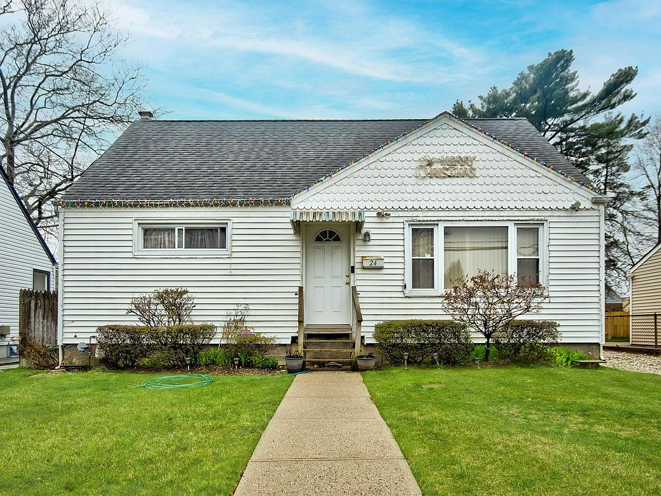 1st image of 24 Gilroy Avenue