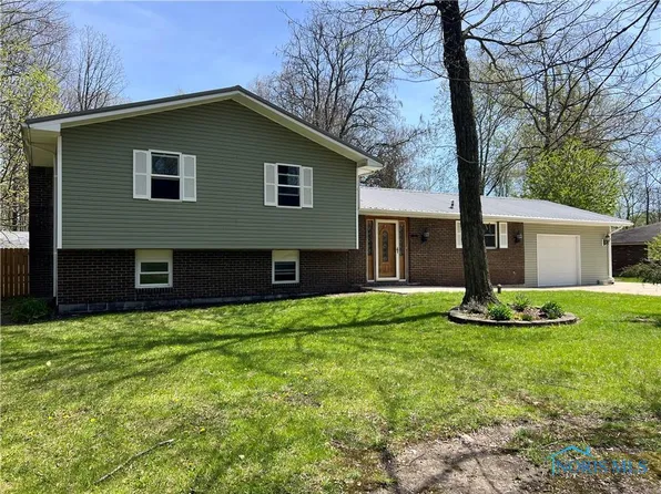 112 Oak Meadows Dr, Bryan, OH 43506