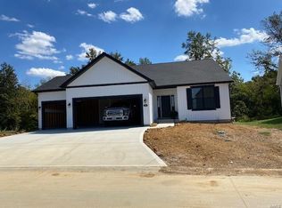 544 Birchwood Dr, Moscow Mills, MO 63362