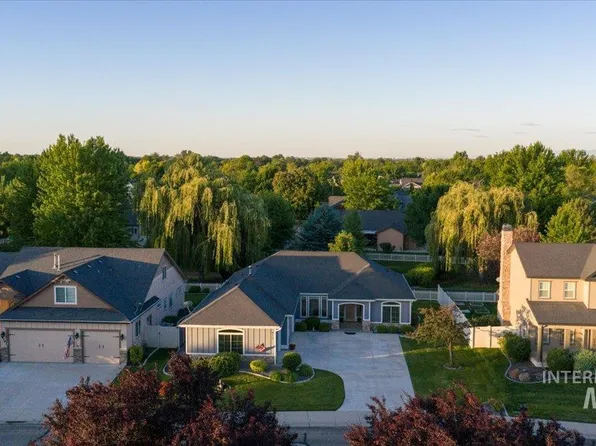 611 E Halpin Dr, Meridian, ID 83646