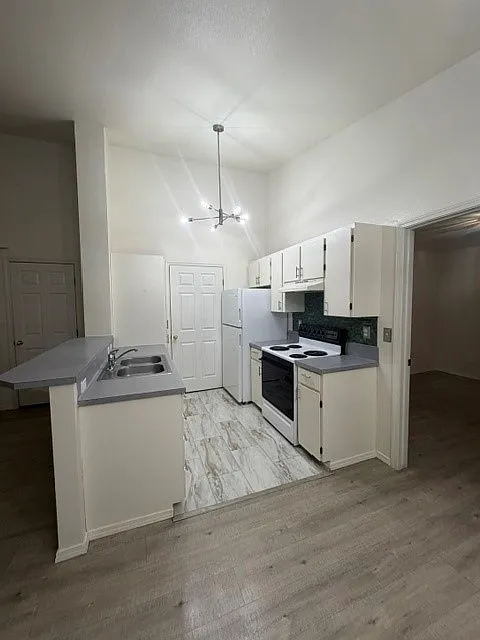 2 bed, 1025 sqft, $1,575 — Photo 3