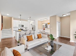 7702 Madelyn Creek Dr, Victoria, MN 55386