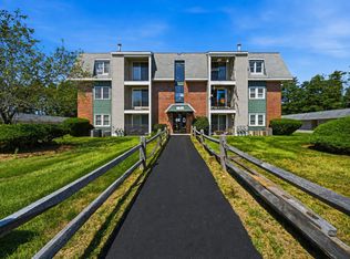 5 Roedean Dr APT 302, Nashua, NH 03063