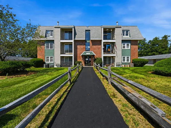 5 Roedean Drive #302, Nashua, NH 03063