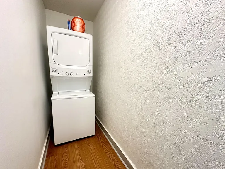 1057 Lincoln St #1 — Photo 8