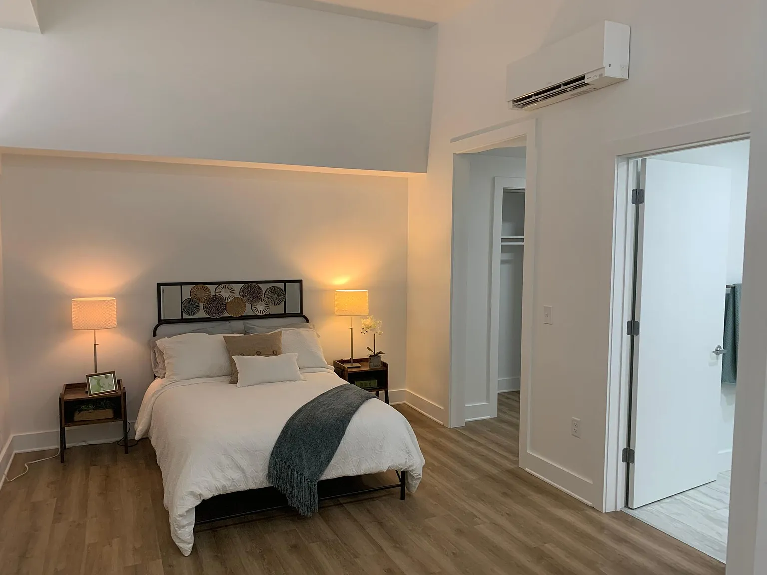 1 bed, 695 sqft, $1,810 — Photo 3