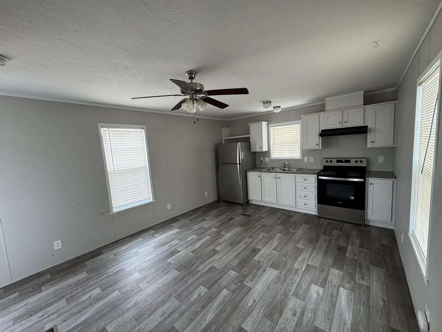 C4 Trailerville Ct — Photo 4
