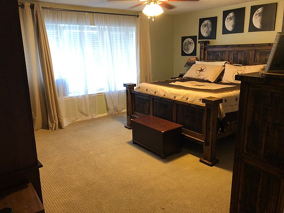 2nd image of 2801 Lois Ln