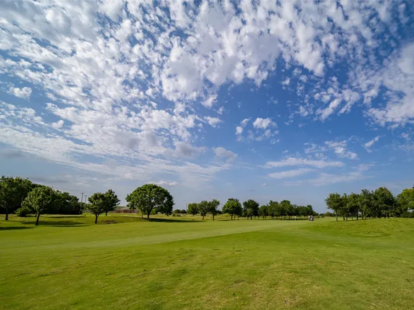 9601 Links Fairway Dr, Rowlett, TX 75089