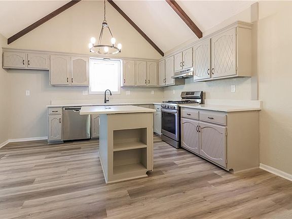 4th image of 5403 Crest Dr