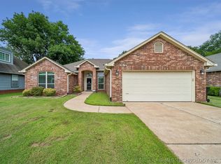 1612 S Gum Ave, Broken Arrow, OK 74012