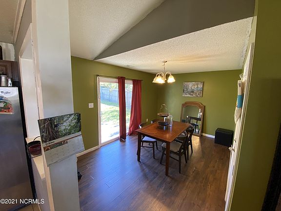 4th image of 401 Cascade Ct