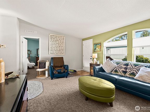 4th image of 4401 37th Avenue SE #19