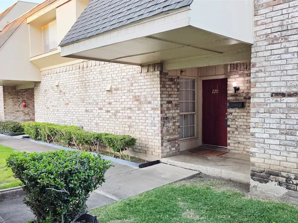 220 Village North Dr, Richardson, TX 75081