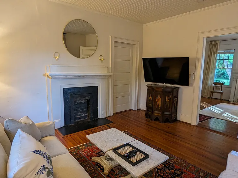 Secession Ave — Photo 5