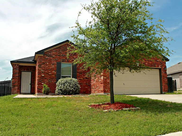 3516 Cisco Trl — Photo 2