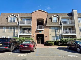 790 River Rd APT 341, Edgewater, NJ 07020