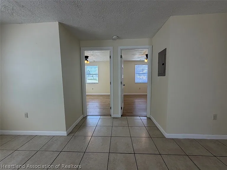 649 N Pine St — Photo 8