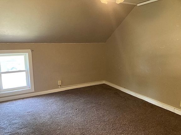 5th image of 402 E 24th St