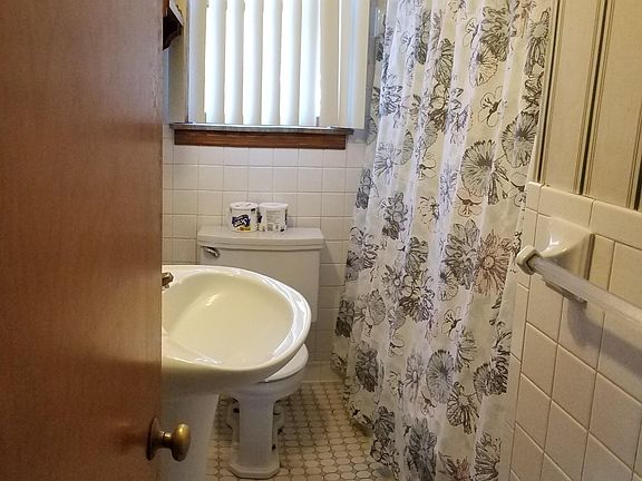 3rd image of 114 Ferndale Ave