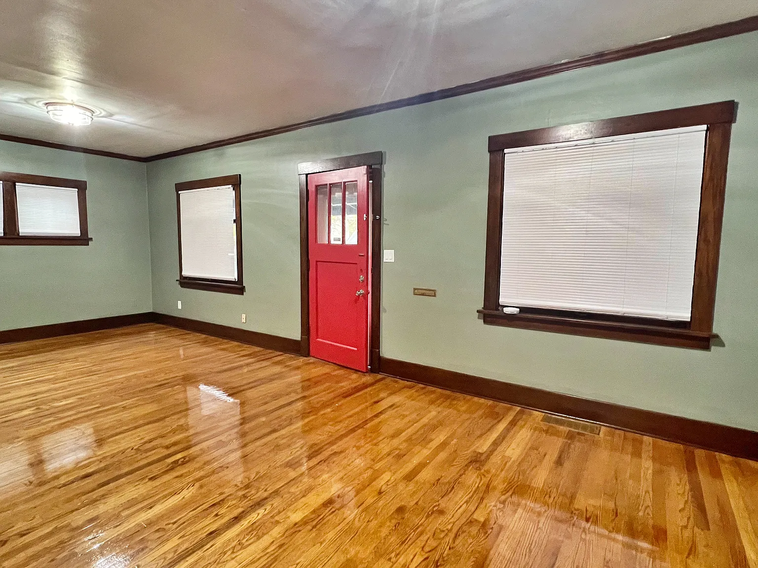 4 bed, 1618 sqft, $2,500 — Photo 2