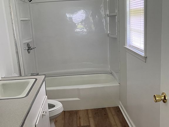 4th image of 488 River St