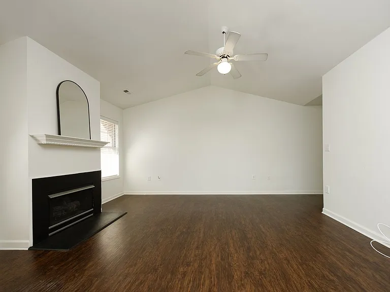 521 Renshaw Ct — Photo 7