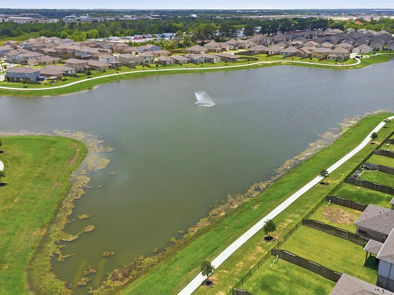 25343 Trinity Oakley Ct — Photo 27