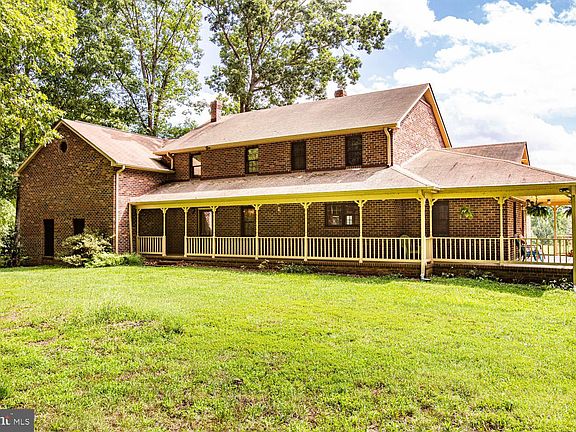 2nd image of 50 Cedar Oaks Ln