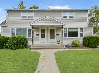 966 7th St, Menasha, WI 54952