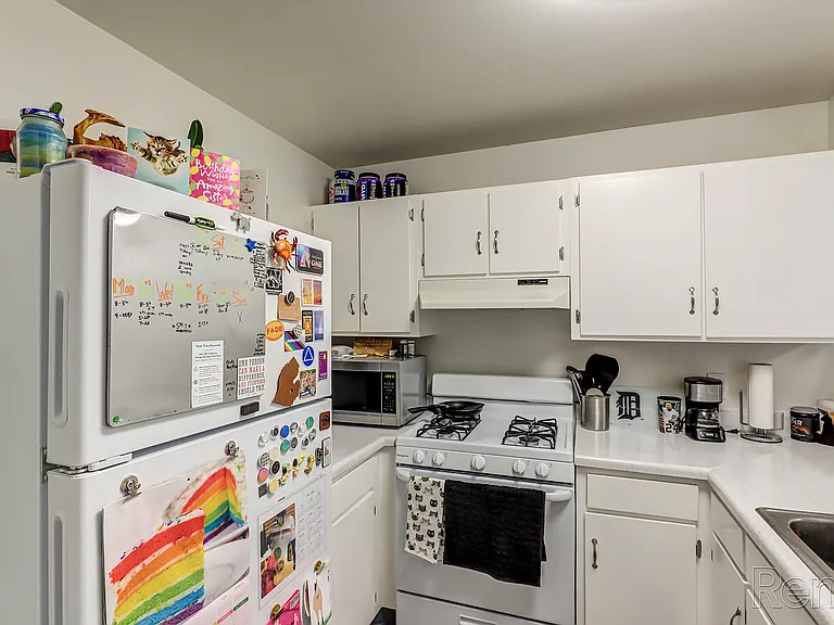 LaFonda Apartments — Photo 8