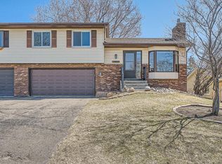 2357 Timberlea Dr, Woodbury, MN 55125