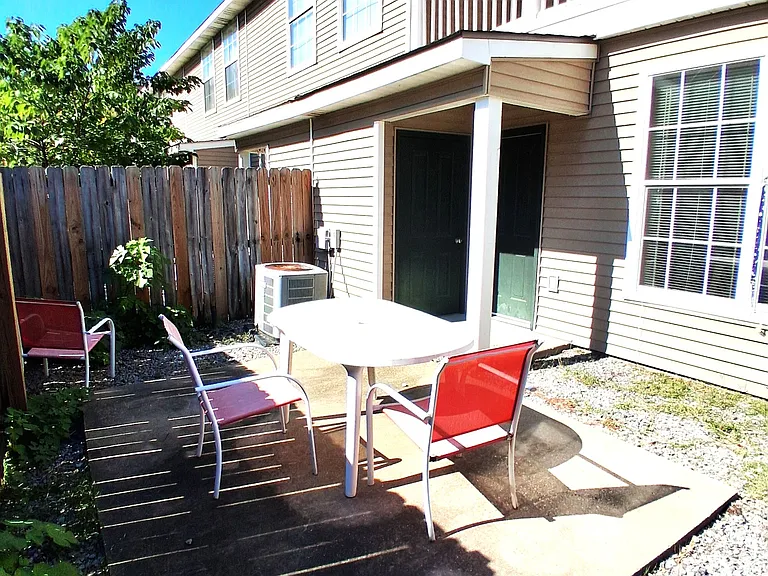 2105 Belle Pointe Aly — Photo 23
