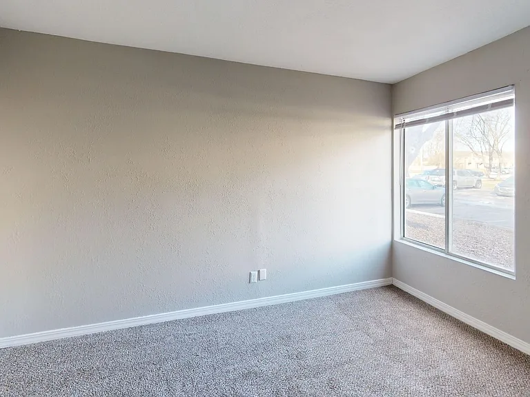 Garden Pointe Apartments — Photo 23