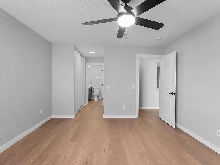 The 3900 Apartments — Photo 10