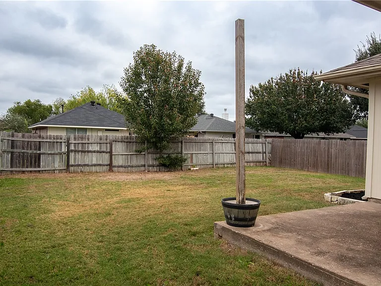 3739 Marielene Cir — Photo 20