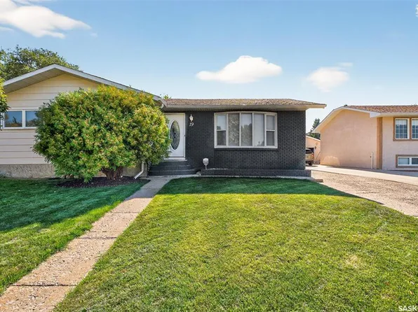 19 Buttercup CRESCENT NW, Moose Jaw, SK S6J 1A3