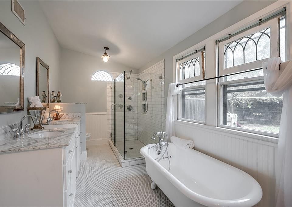 1st image of 626 N Rosemont Ave