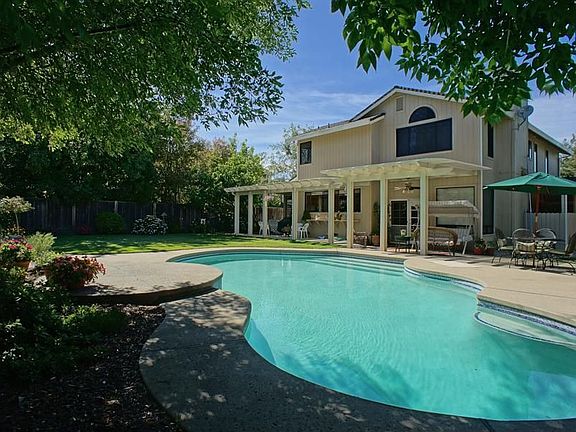 3rd image of 3480 Covello Cir