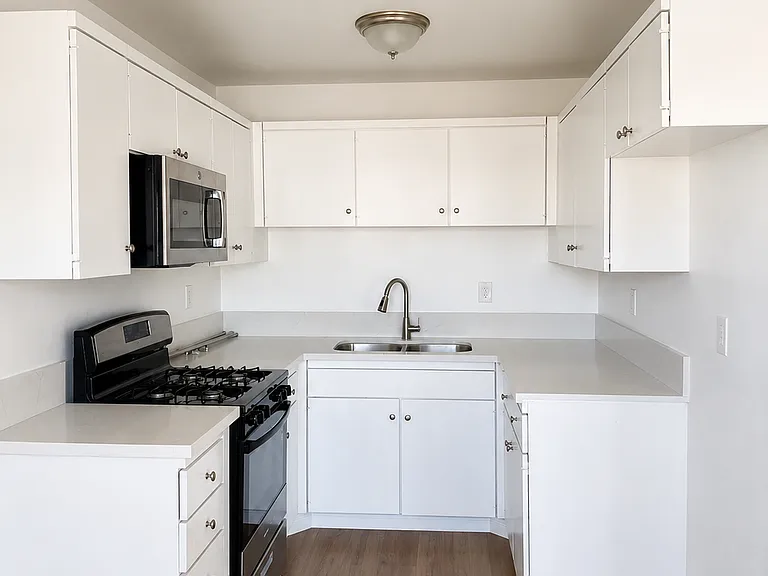 25246 Bigelow Rd #3 — Photo 4