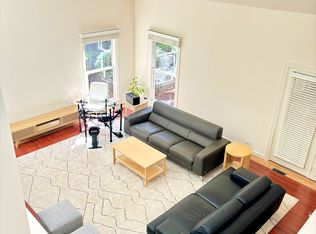 215 Columbia Pl W, Chapel Hill, NC 27516