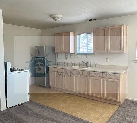 2nd image of 3403 N Pacific Ave #3403