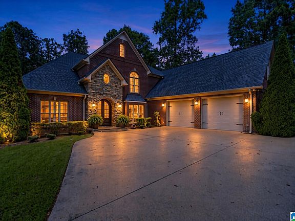 2nd image of 245 Rome Beauty Cir