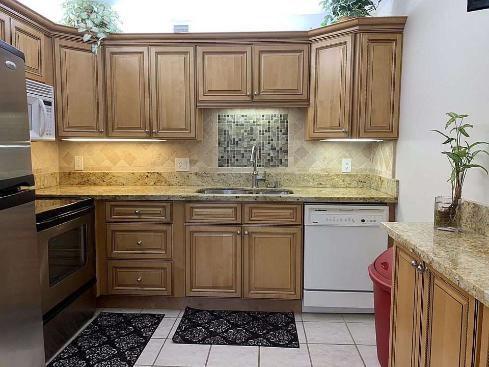1st image of 164 Wellington Cir #J-1640