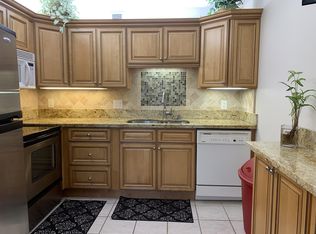 164 Wellington Cir #J-1640, West Palm Beach, FL 33417
